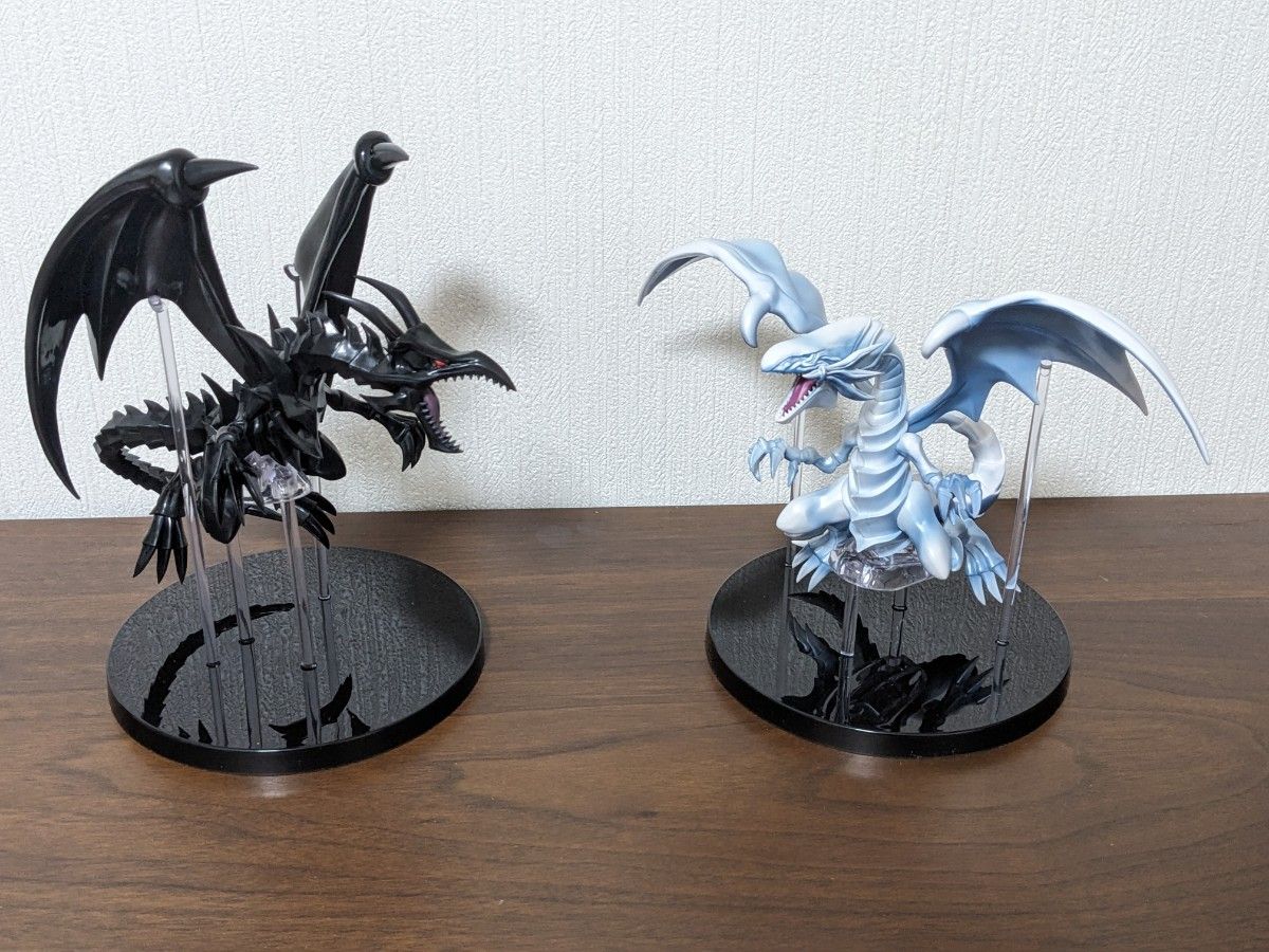 遊戯王 ブルーアイズホワイトドラゴン レッドアイズブラック 遊戯王 ブルーアイズホワイトドラゴン レッドアイズブラック