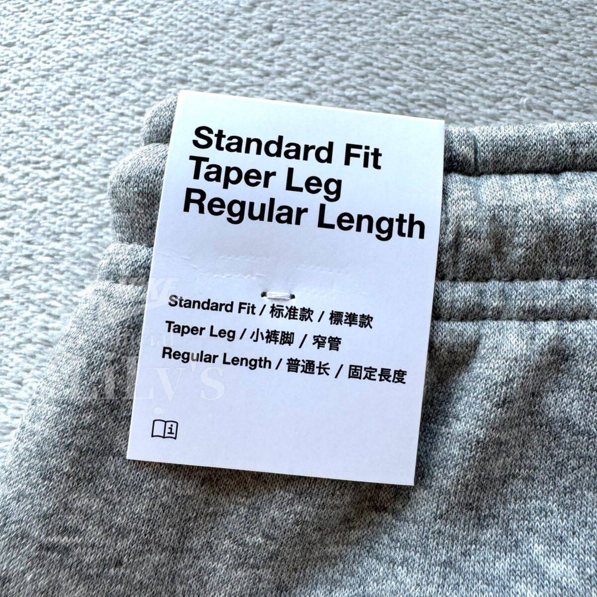 新品未使用 NIKE上下セットアップ Mサイズ グレー ナイキ 新品未使用 NIKE上下セットアップ Mサイズ グレー ナイキ