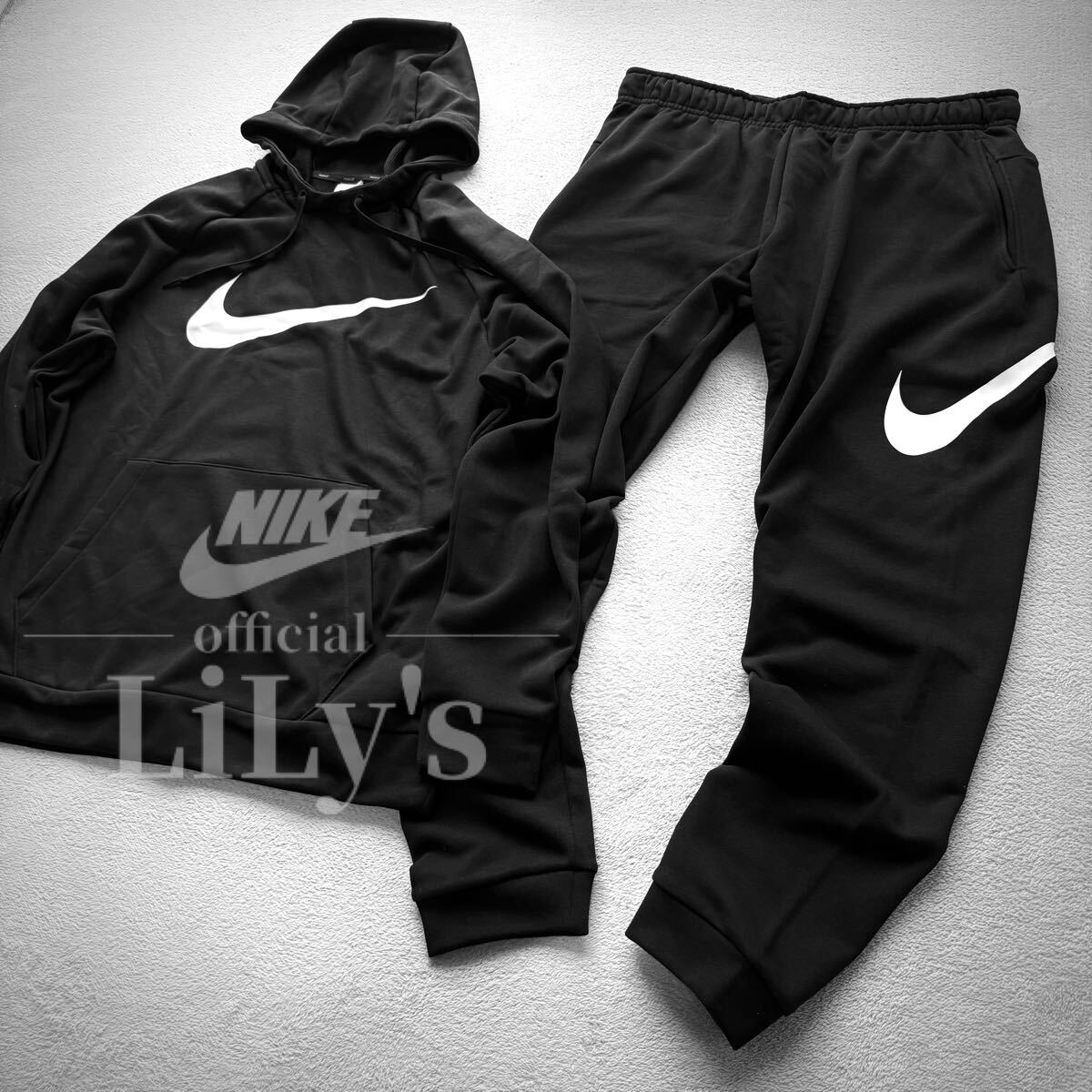 新品 NIKE上下セットアップ 上下Lサイズ スウォッシュ 黒白 新品 NIKE上下セットアップ 上下Lサイズ スウォッシュ 黒白