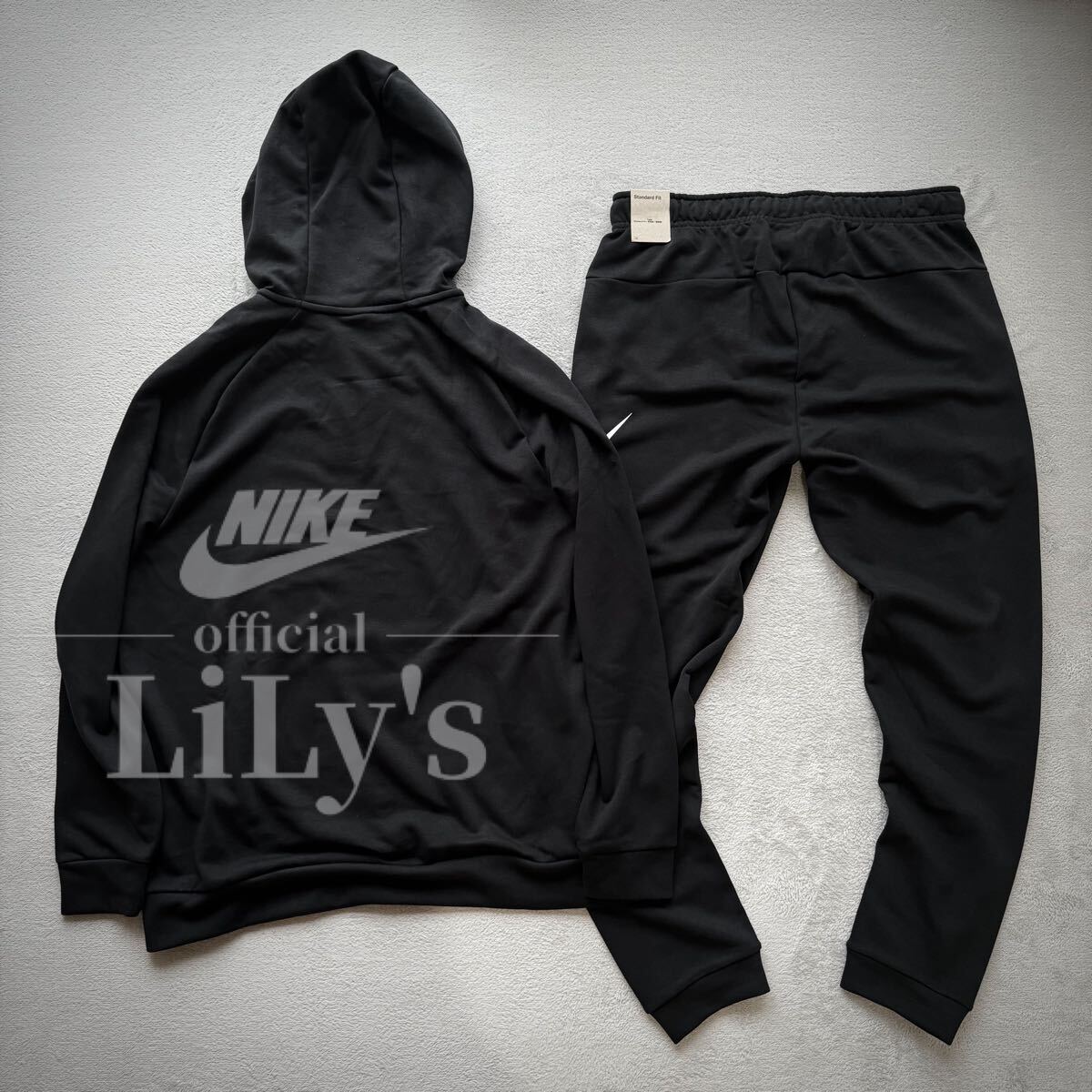 新品 NIKE上下セットアップ 上下Lサイズ スウォッシュ 黒白 新品 NIKE上下セットアップ 上下Lサイズ スウォッシュ 黒白