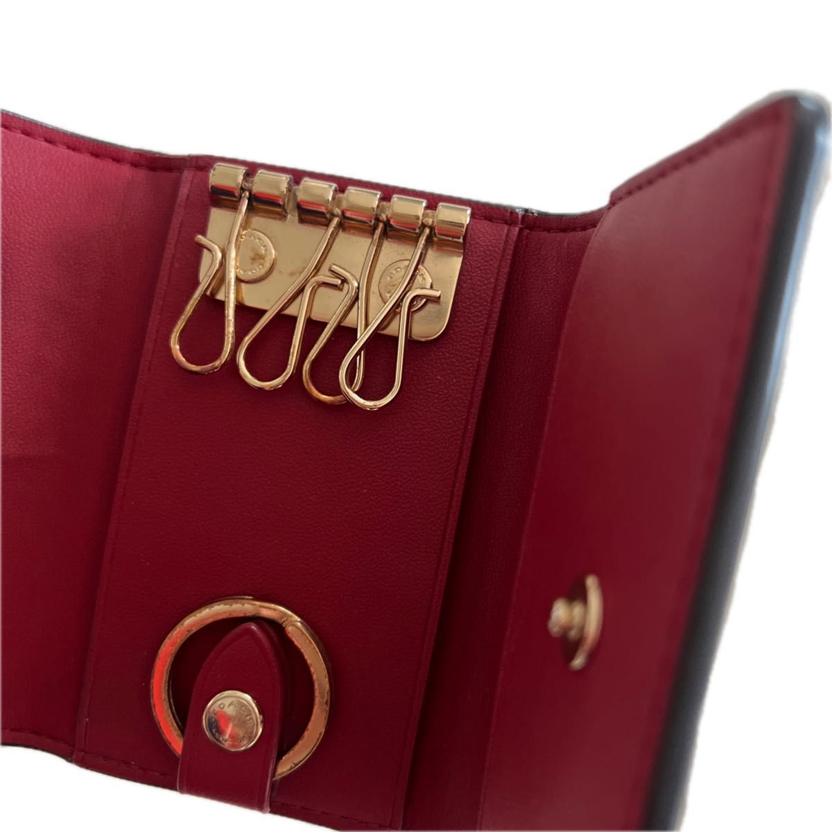 【特別訳あり特価】 【中古】COACH キーケース コーチ 馬車柄 馬 馬車 焦茶色 赤 カラー 小物