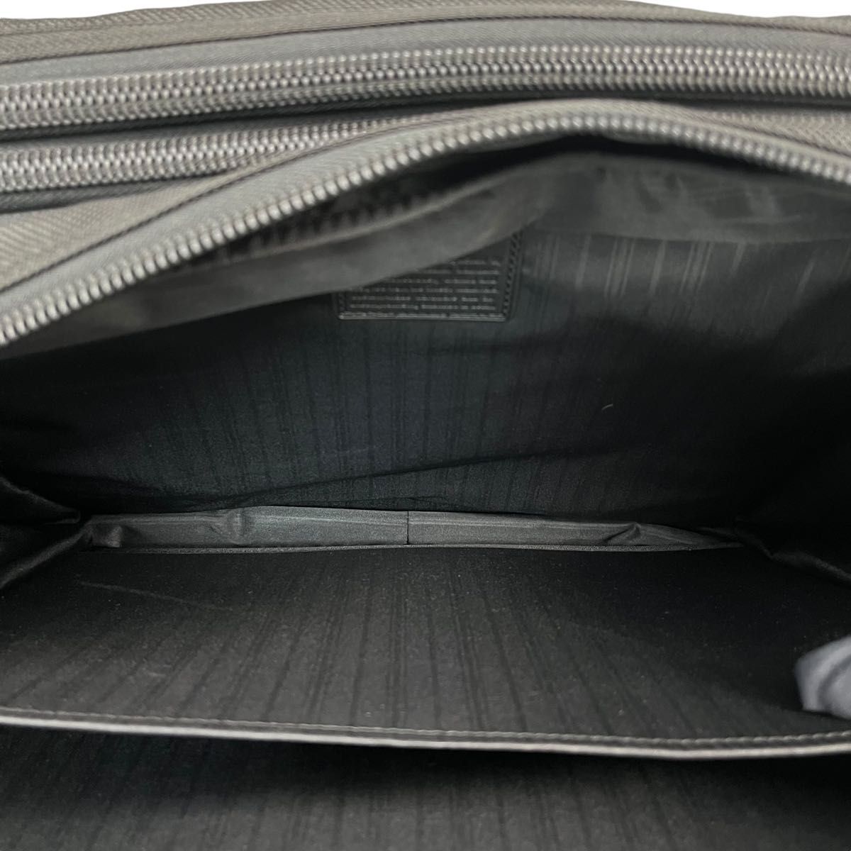 美品 タグ付き TUMI トゥミ ビジネスバッグ ブリーフケース 美品 タグ付き TUMI トゥミ ビジネスバッグ ブリーフケース