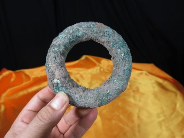 A　古代青銅腕輪① 遺跡発掘品　装飾品　