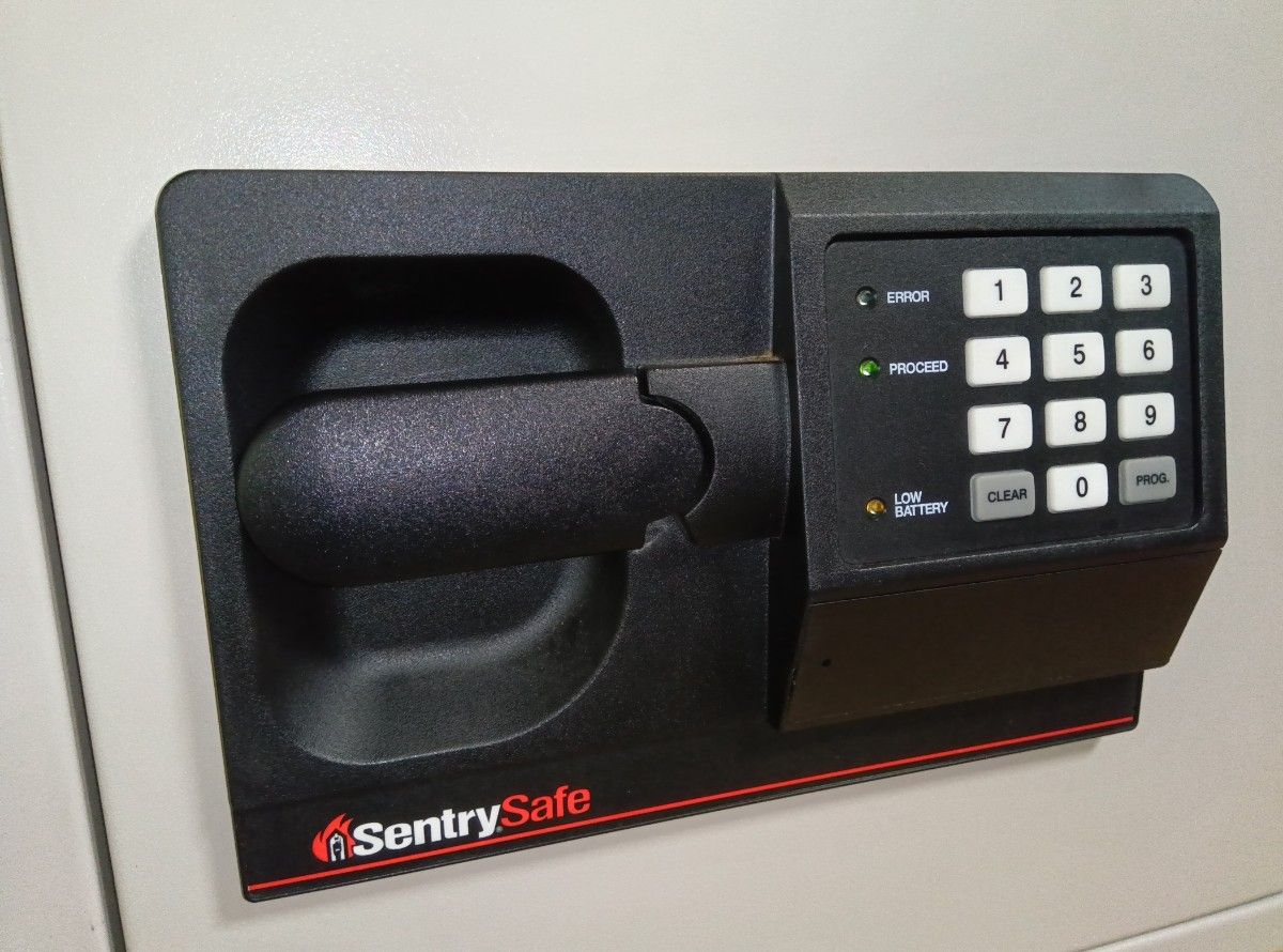 耐火金庫 Sentry Safe 350-1HR 金庫 テンキー式 保管庫 防犯 耐火金庫 Sentry Safe 350-1HR 金庫 テンキー式 保管庫 防犯