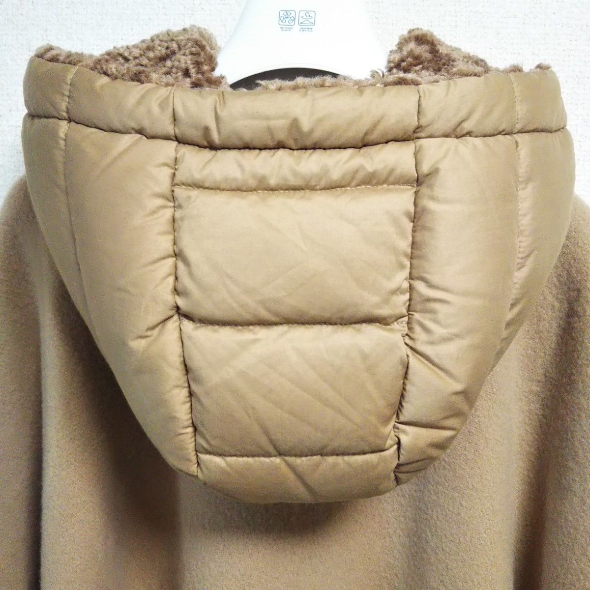 MONCLER モンクレール Mantella Cape ポンチョ ケープ フード MONCLER モンクレール Mantella Cape ポンチョ ケープ フード
