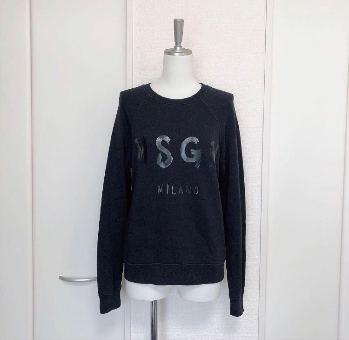 MSGM ブラック トレーナー ロゴプリント MSGM エムエスジーエム ロゴ プリント スウェット トレーナー