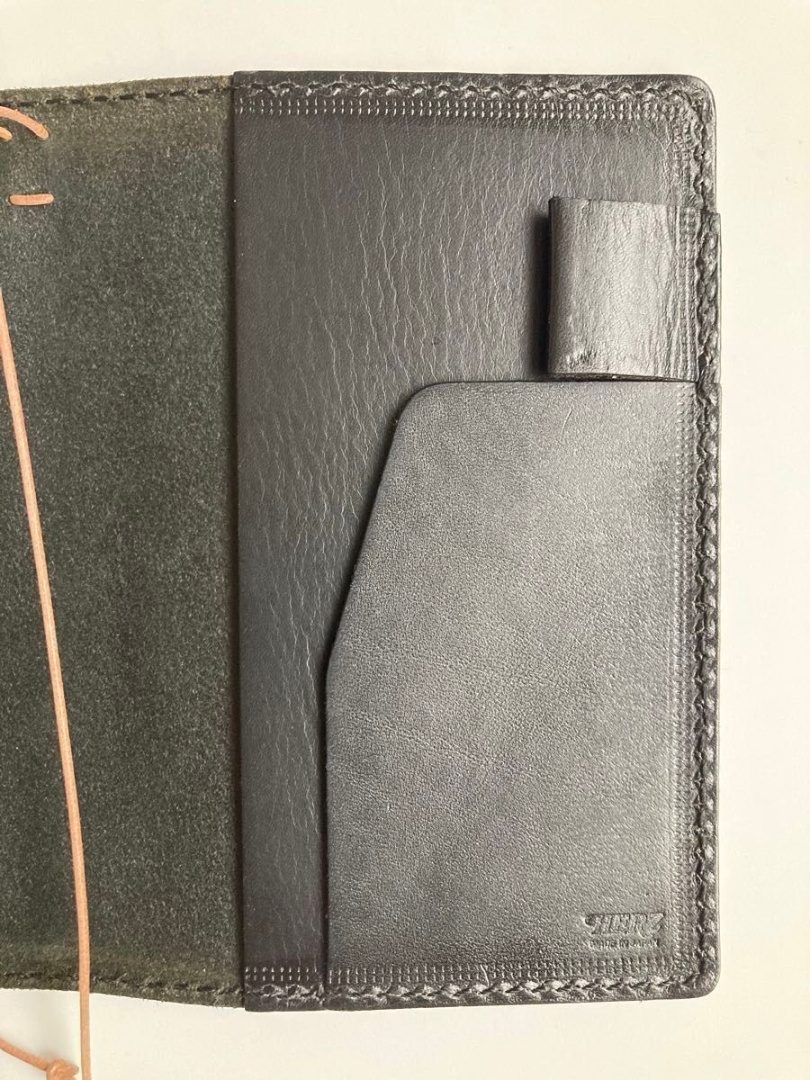 ほぼ日手帳カバー・オリジナルとカズンサイズ「革鞄のHERZ ほぼ日手帳カバー・オリジナルとカズンサイズ「革鞄のHERZ