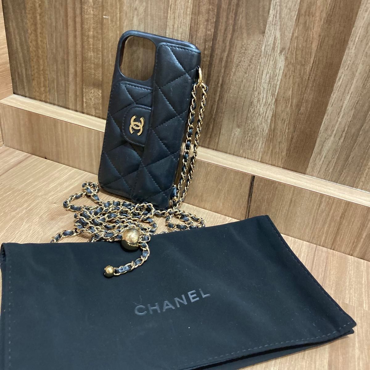 CHANEL シャネル マトラッセ ココマーク iPhoneケース CHANEL シャネル マトラッセ ココマーク iPhoneケース