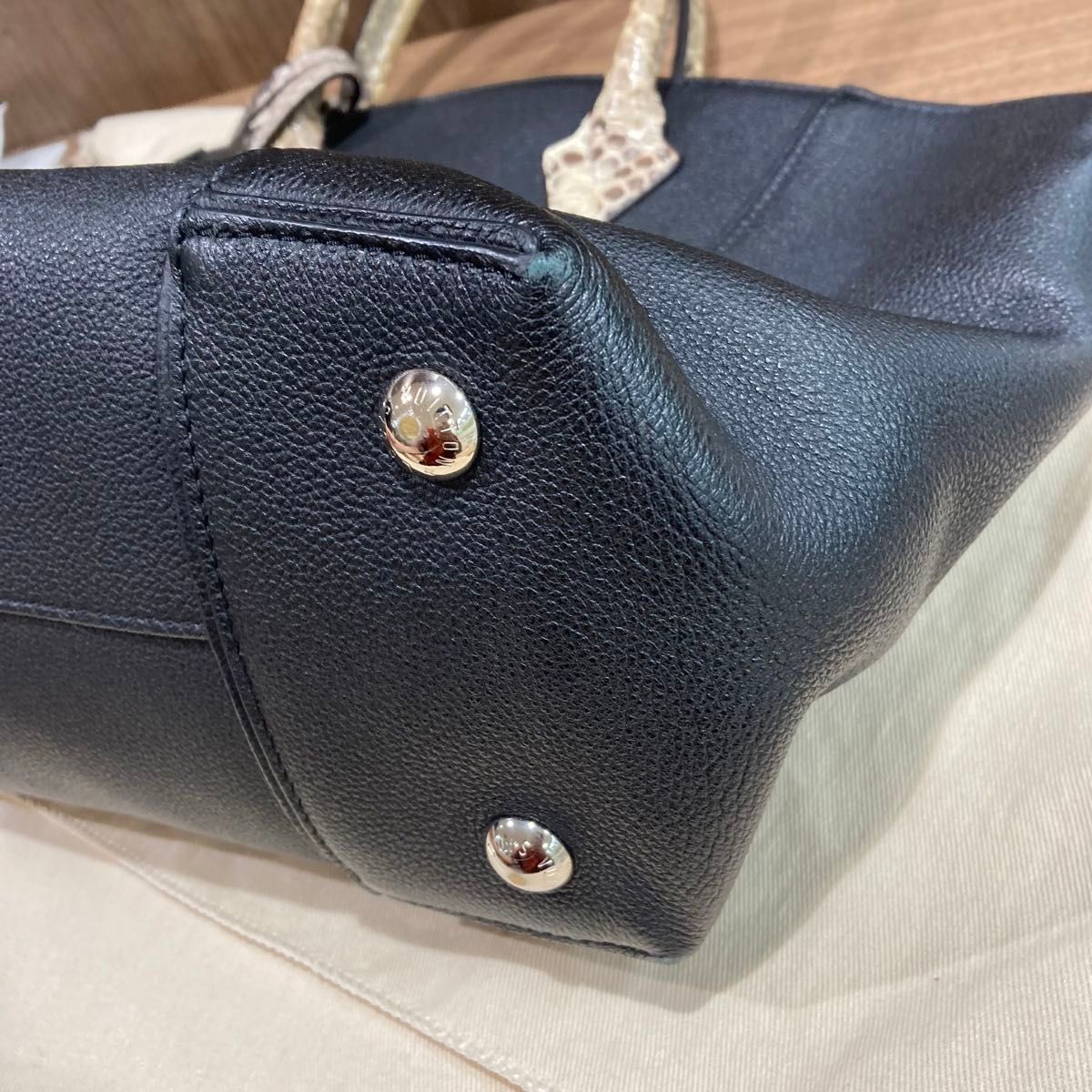 LOUIS VUITTON ルイヴィトン ロックイットMM 2way ハンドバッグ LOUIS VUITTON ルイヴィトン ロックイットMM 2way ハンドバッグ
