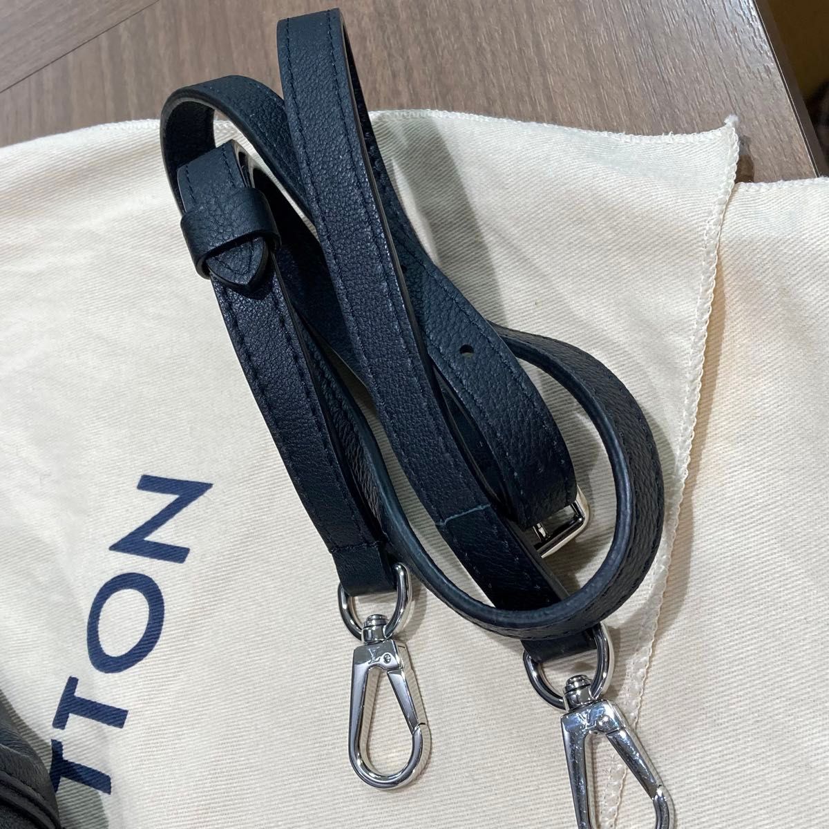 LOUIS VUITTON ルイヴィトン ロックイットMM 2way ハンドバッグ LOUIS VUITTON ルイヴィトン ロックイットMM 2way ハンドバッグ