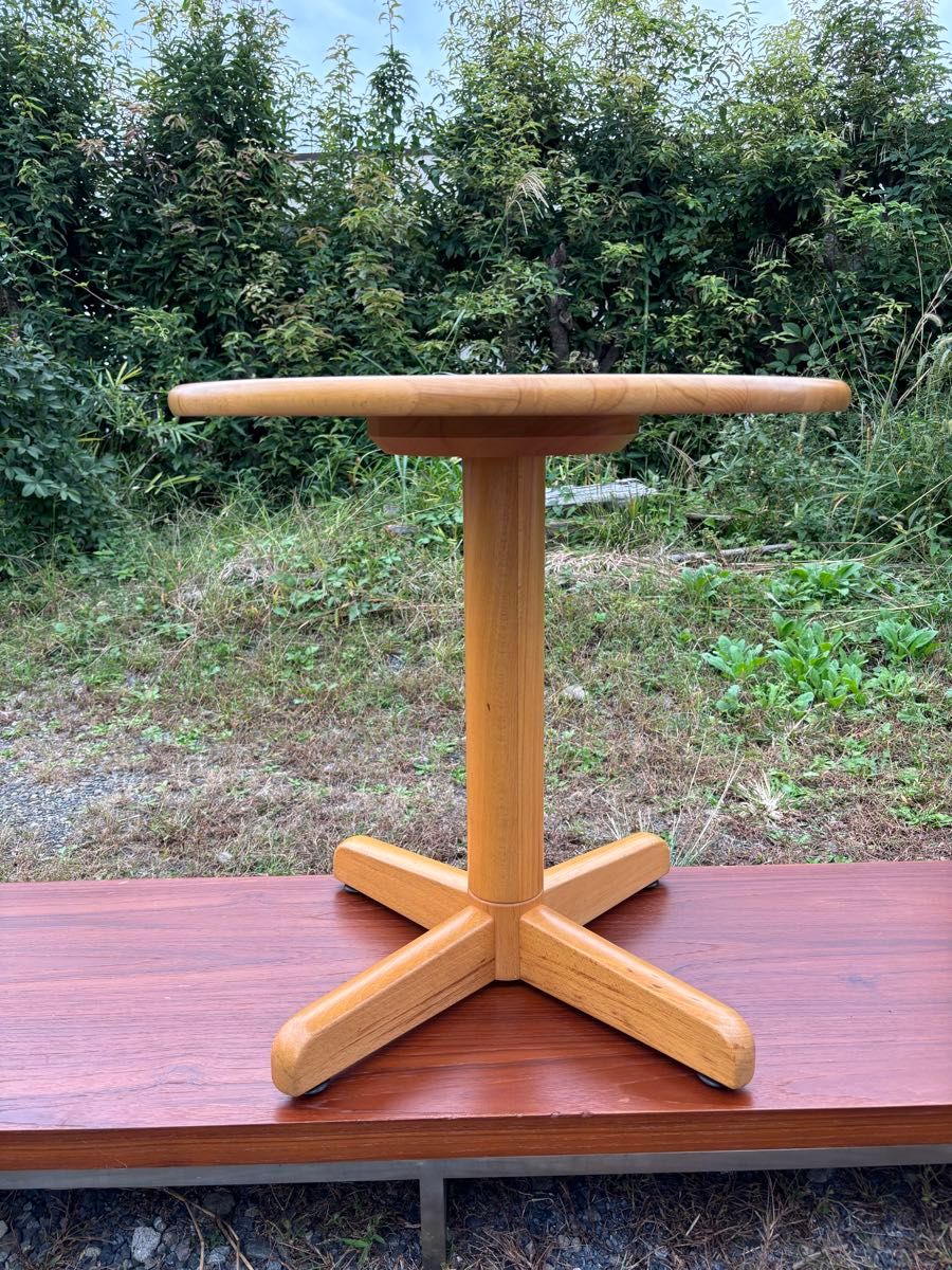 希少 飛騨産業 キツツキマーク ラウンドテーブル カフェテーブル 希少 飛騨産業 キツツキマーク ラウンドテーブル カフェテーブル