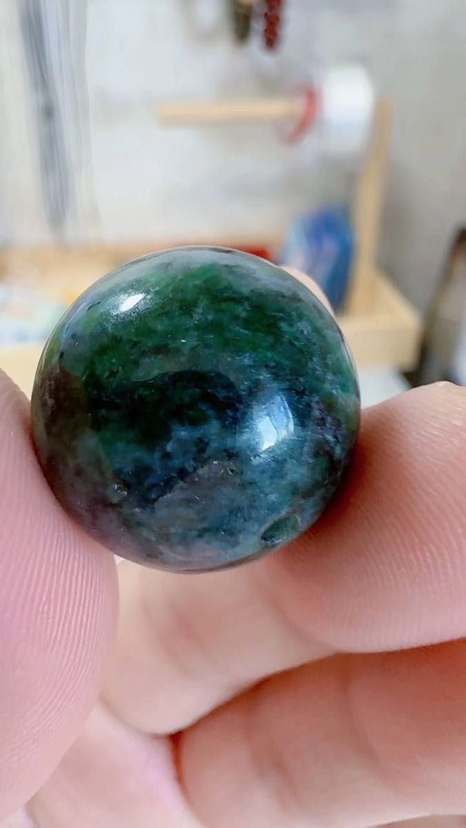 R2-085 天然翡翠 上質上品 一品一図 緑入り黒翡翠 丸玉 ペンダント チェーン純銀製S9999