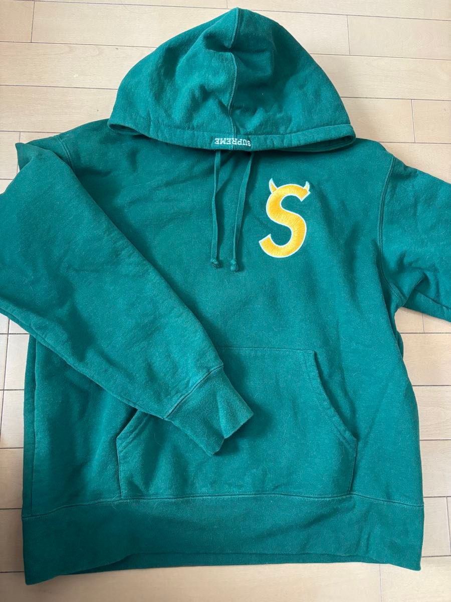 Supreme Sロゴ ツノ パーカー Supreme Sロゴ ツノ パーカー