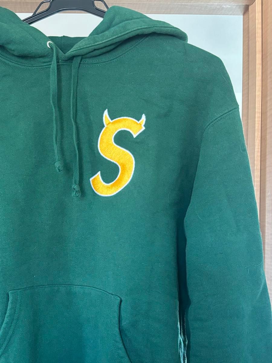 Supreme Sロゴ ツノ パーカー Supreme Sロゴ ツノ パーカー