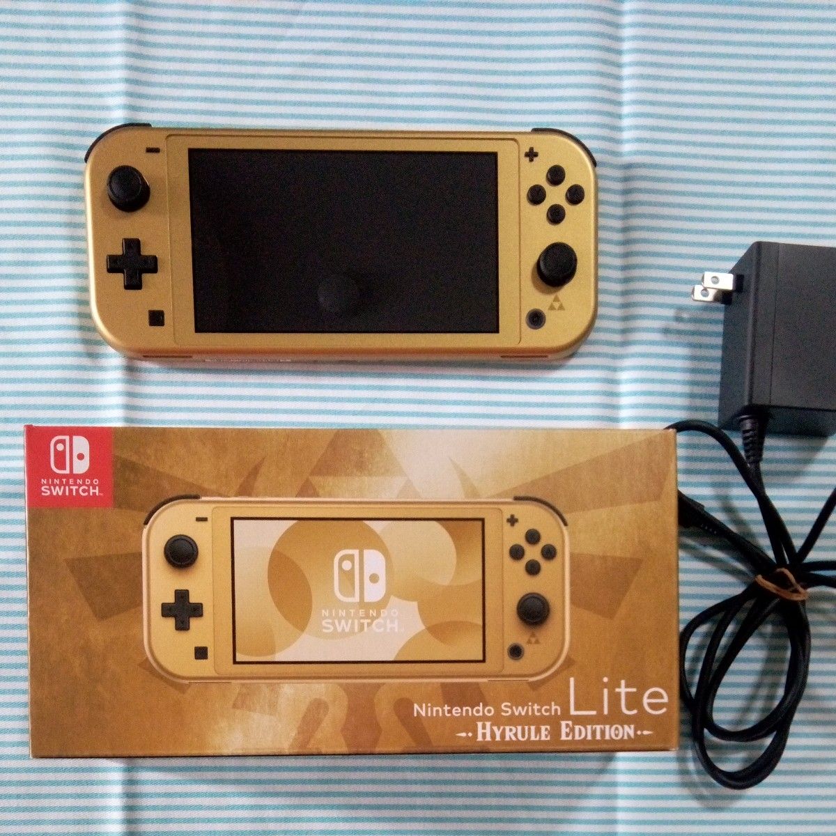 スイッチライトハイラルエディションゼルダの伝説 数回しか使っ スイッチライトハイラルエディションゼルダの伝説 数回しか使っ