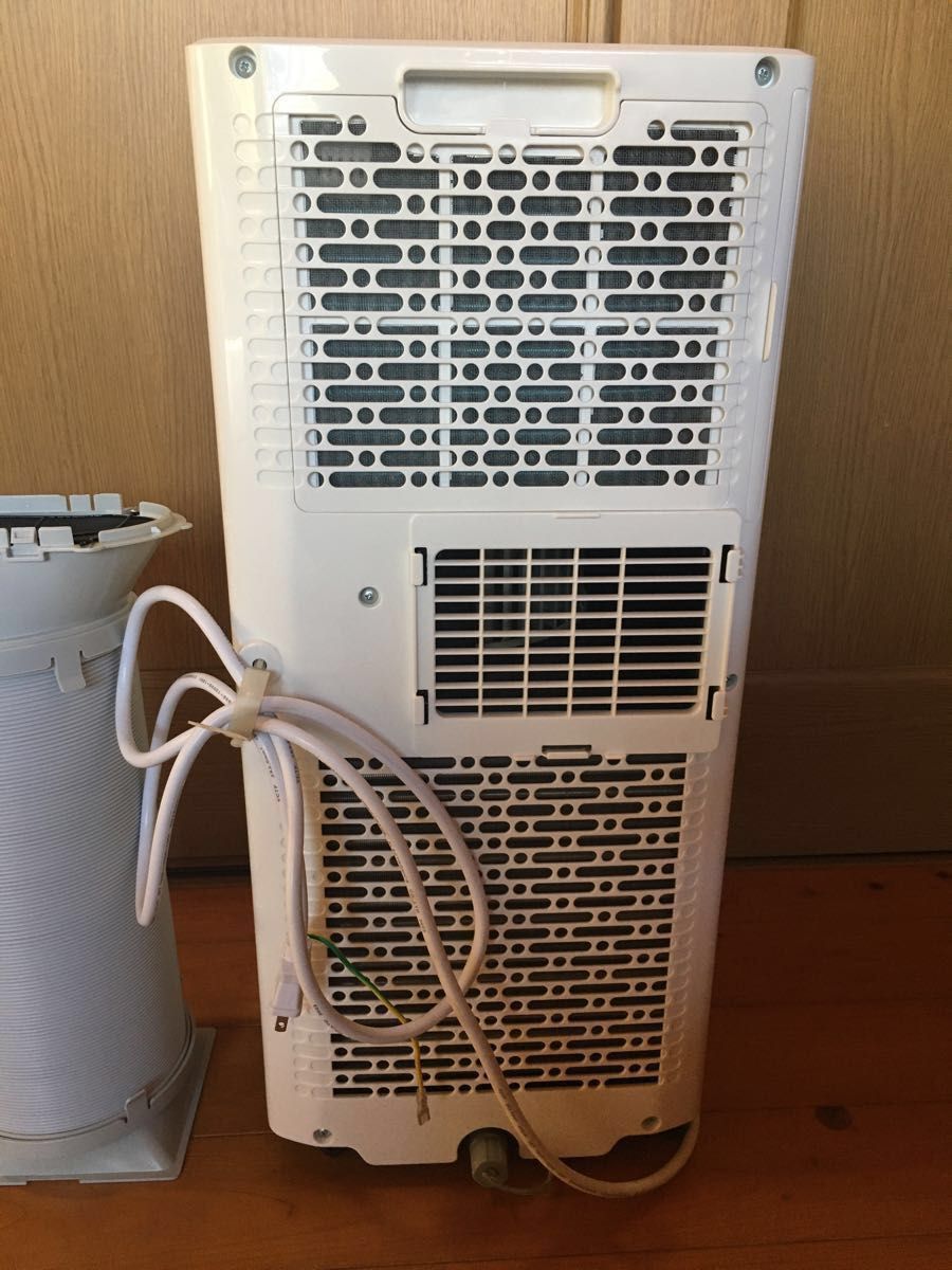 美品 Hisense ハイセンス HPAC-22F R-32 ホワイト ポータブル 美品 Hisense ハイセンス HPAC-22F R-32 ホワイト ポータブル