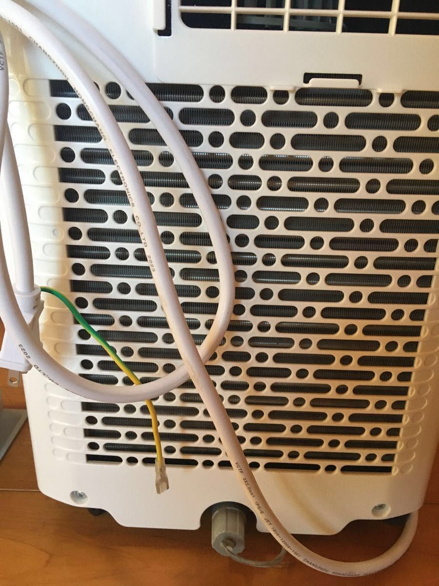 美品 Hisense ハイセンス HPAC-22F R-32 ホワイト ポータブル 美品 Hisense ハイセンス HPAC-22F R-32 ホワイト ポータブル