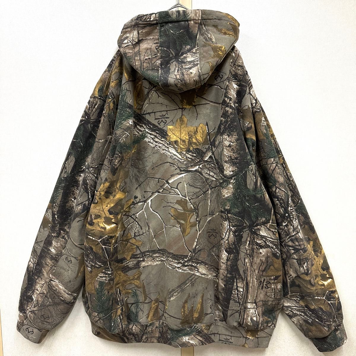 レア 希少 カーハートリアルツリー Carhartt パーカー XLサイズ レア 希少 カーハートリアルツリー Carhartt パーカー XLサイズ