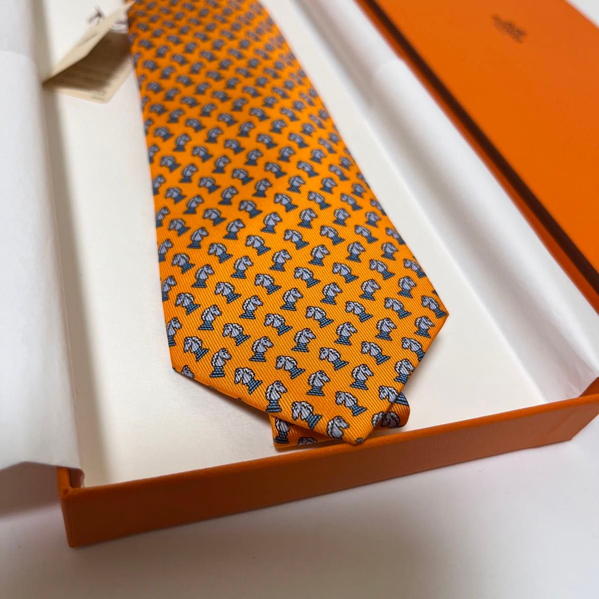 未使用】HERMES エルメス ネクタイ 馬柄 オレンジ タグ付き 総柄 未使用】HERMES エルメス ネクタイ 馬柄 オレンジ タグ付き 総柄