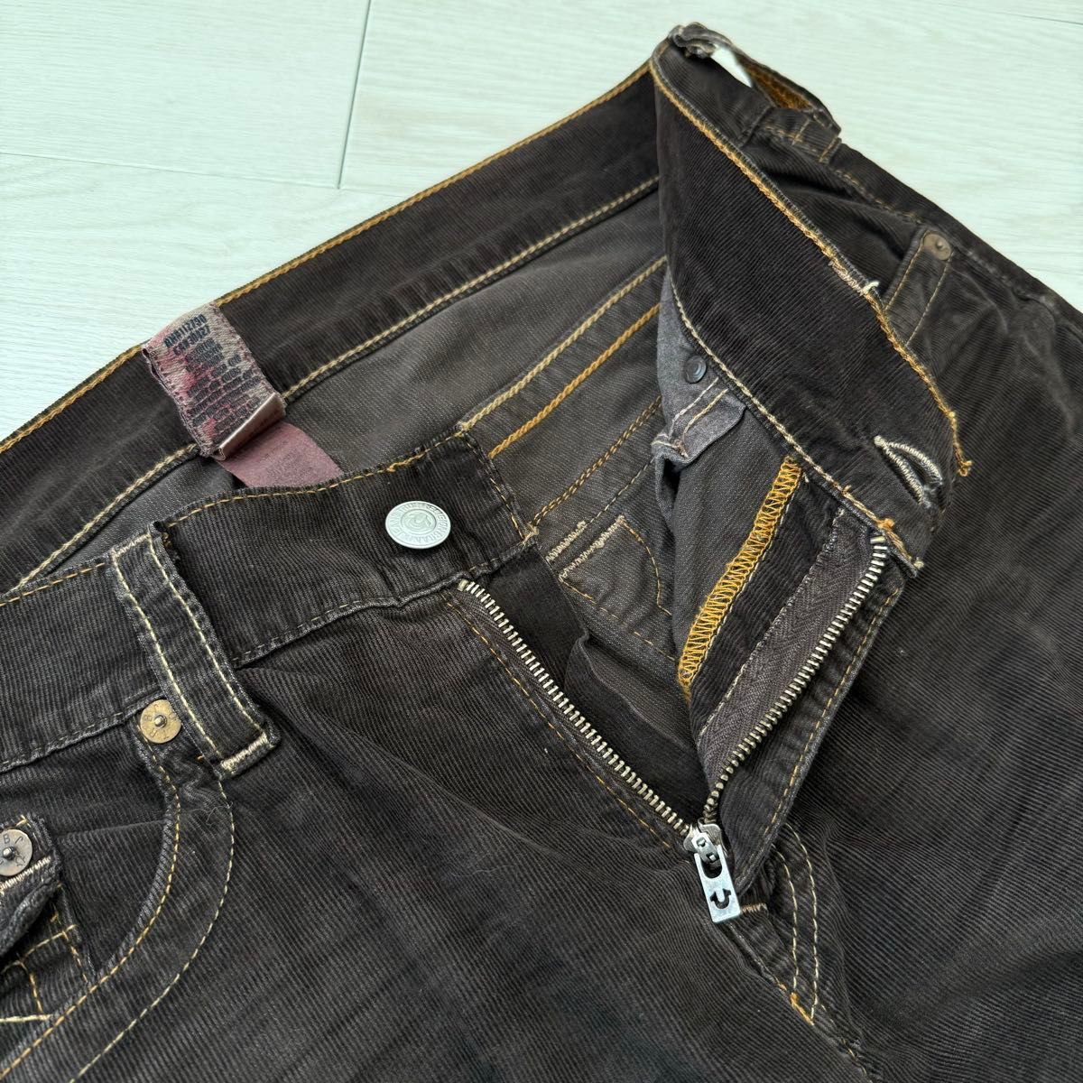 TRUE RELIGION トゥルーレリジョン コーデュロイ フレアパンツ TRUE RELIGION トゥルーレリジョン コーデュロイ フレアパンツ