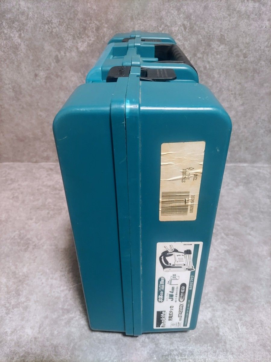 makita マキタ　充電式　タッカ　ST420　DZK