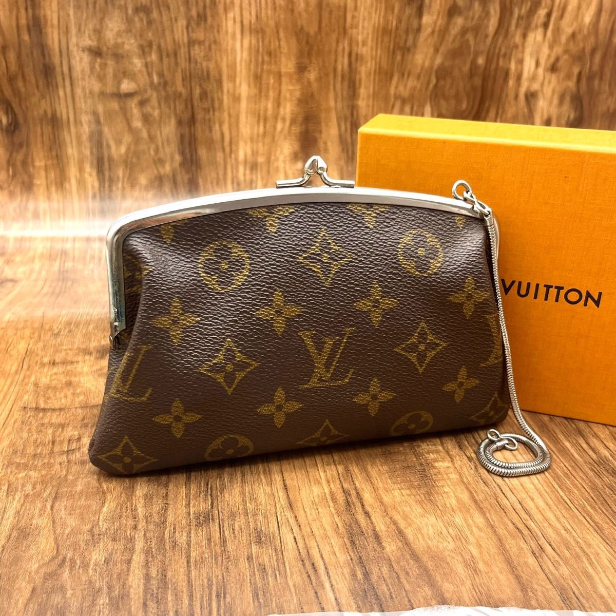 極美品 ルイヴィトン モノグラム がま口 ポーチUSA バケット付属 極美品 ルイヴィトン モノグラム がま口 ポーチUSA バケット付属
