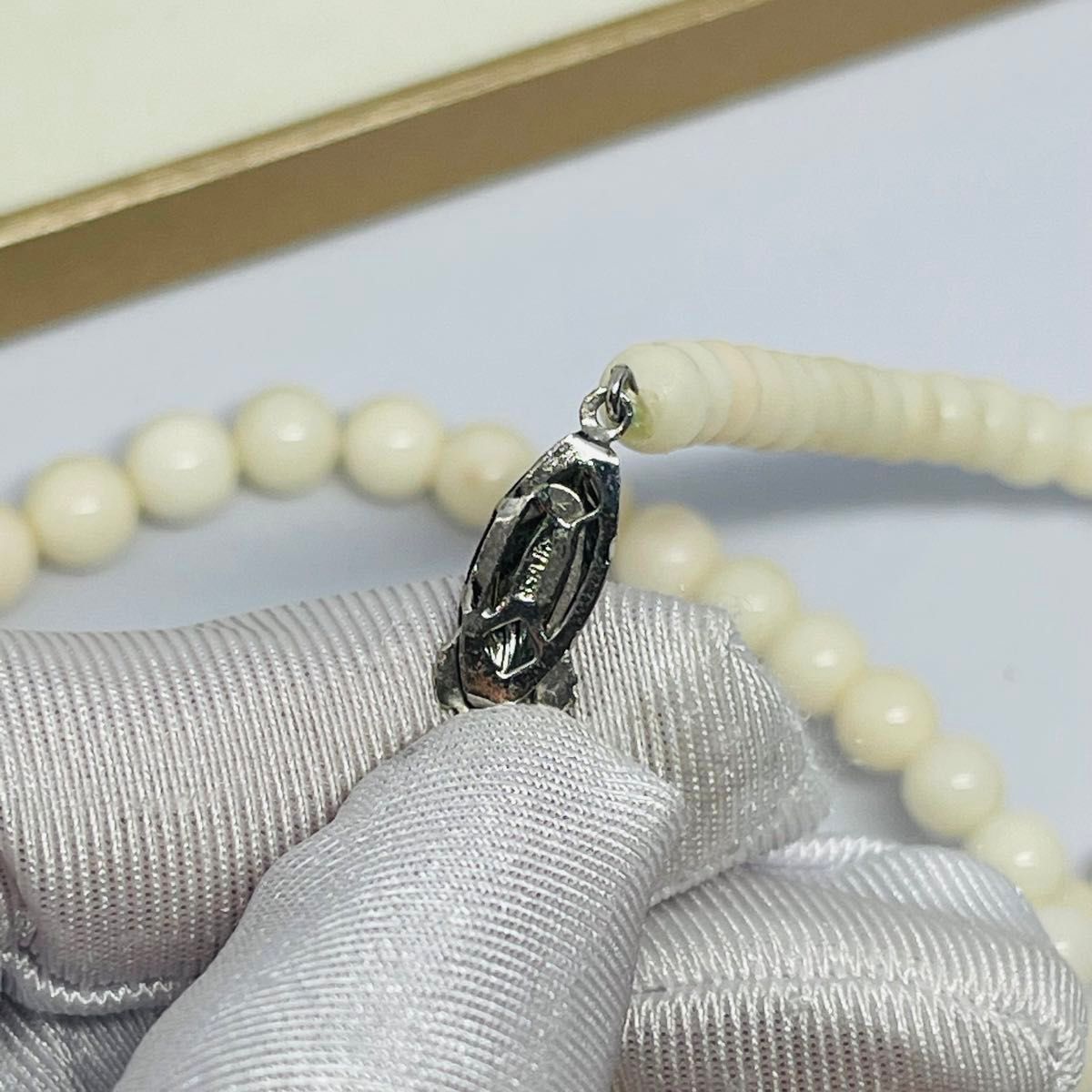 本珊瑚 サンゴ 白珊瑚 ネックレス 宝石珊瑚 沖縄産 5-8mm ケース 本珊瑚 サンゴ 白珊瑚 ネックレス 宝石珊瑚 沖縄産 5-8mm ケース