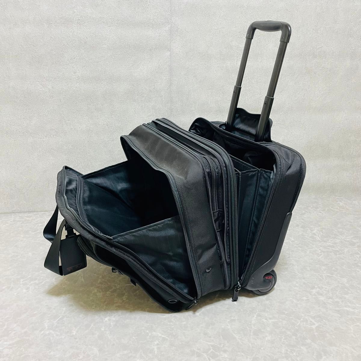 超美品 TUMI 26103DH キャリーケース 2輪 ナイロン 機内持込 超美品 TUMI 26103DH キャリーケース 2輪 ナイロン 機内持込