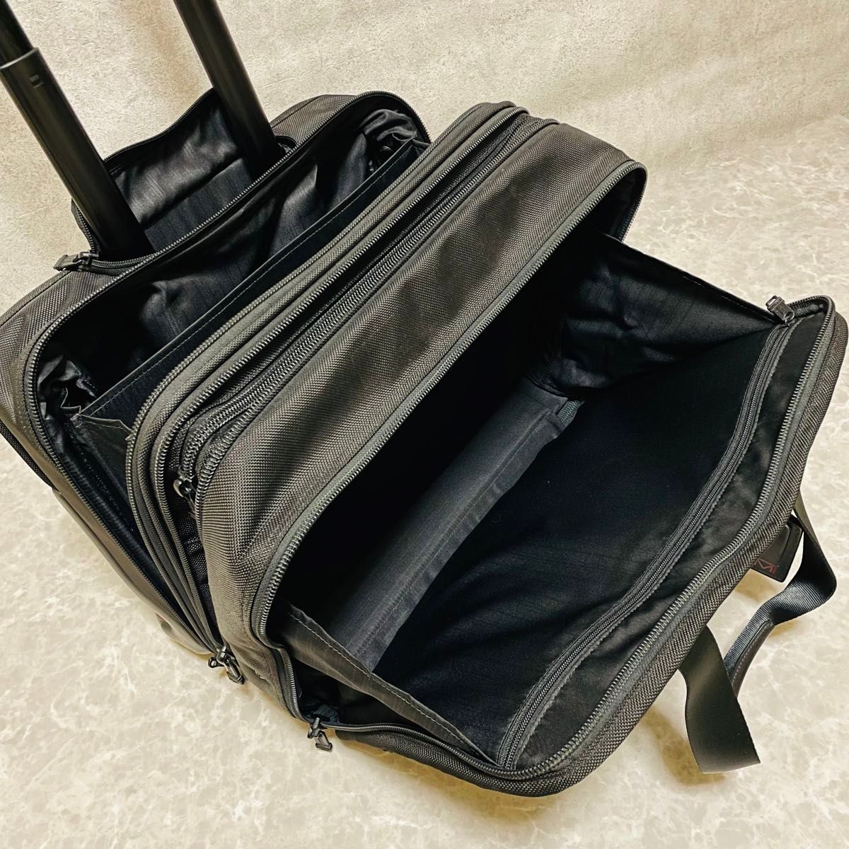 超美品 TUMI 26103DH キャリーケース 2輪 ナイロン 機内持込 超美品 TUMI 26103DH キャリーケース 2輪 ナイロン 機内持込