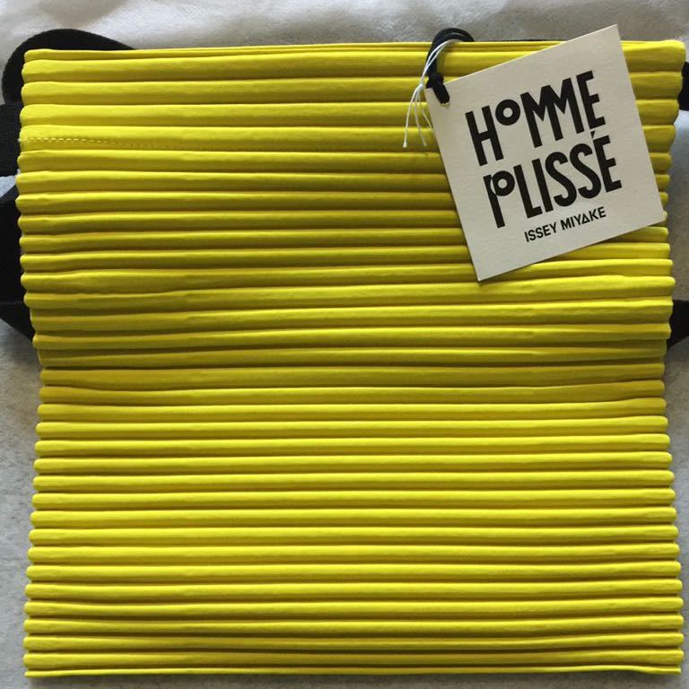 オムプリッセイッセイミヤケ HOMME PLISSE ISSEY MIYAKE サコッシュ ボディーバッグ ショルダーバッグ オムプリッセ  イッセイミヤケ 黄｜PayPayフリマ