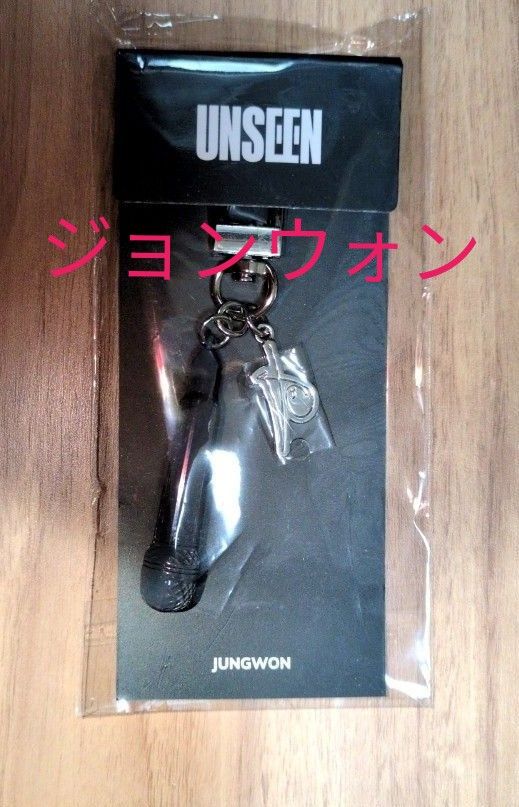 ジョンウォン マイクキーリング UNSEEN ENHYPEN 展示会 HYBE ジョンウォン マイクキーリング UNSEEN ENHYPEN 展示会 HYBE