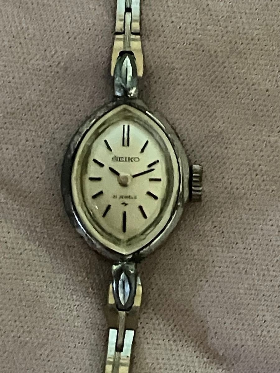 SEIKO 手巻き腕時計 ヴィンテージ 1960年代 シルバー文字盤 SEIKO 手巻き腕時計 ヴィンテージ 1960年代 シルバー文字盤