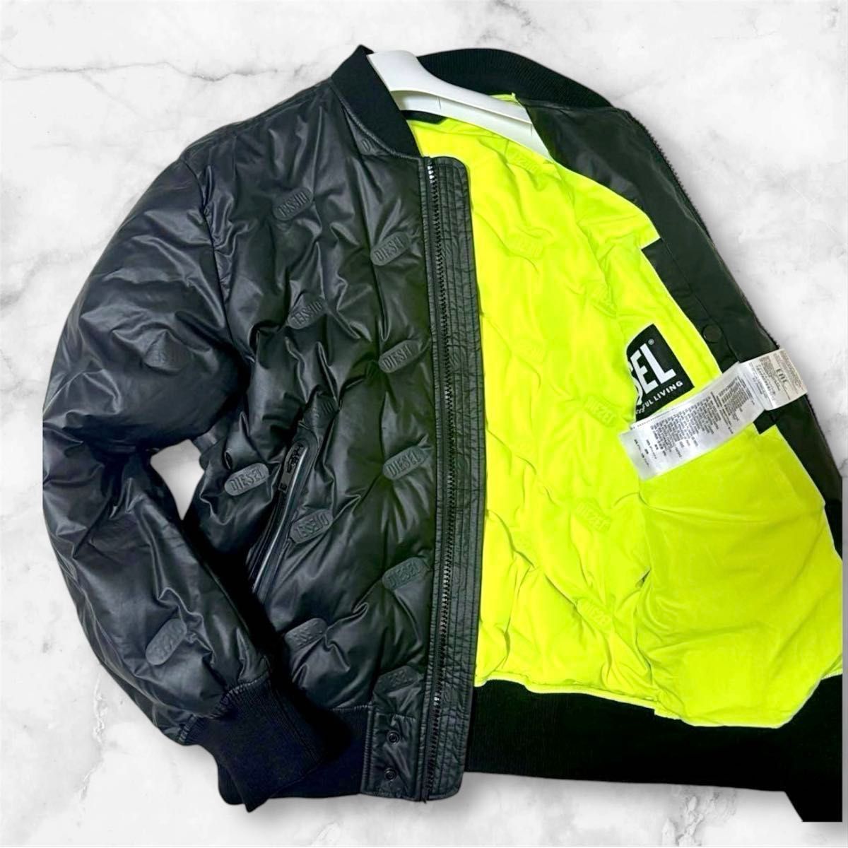 超美品】DIESEL ディーゼルロゴ型押し・ボンバーダウン 超美品】DIESEL ディーゼルロゴ型押し・ボンバーダウン