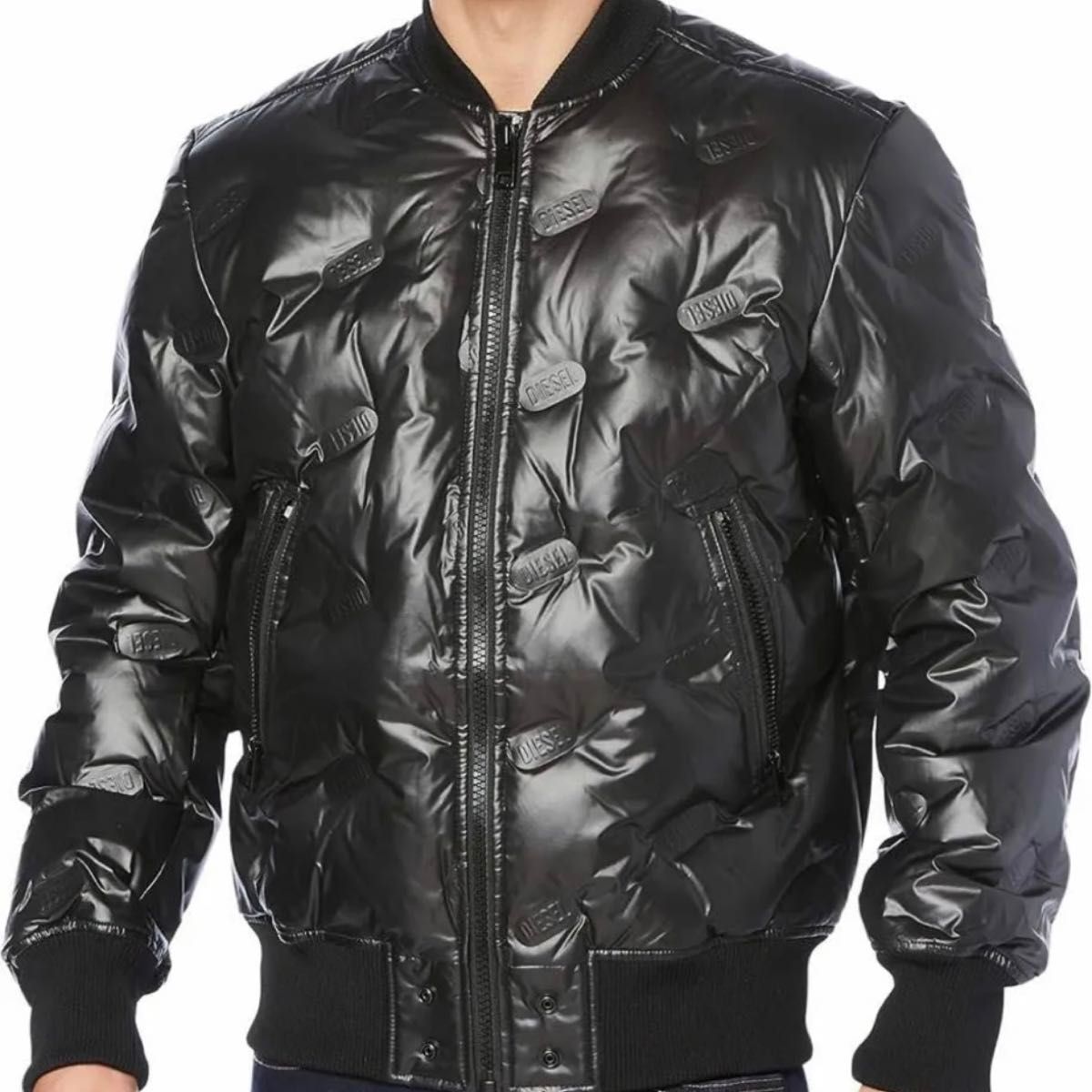 超美品】DIESEL ディーゼルロゴ型押し・ボンバーダウン 超美品】DIESEL ディーゼルロゴ型押し・ボンバーダウン