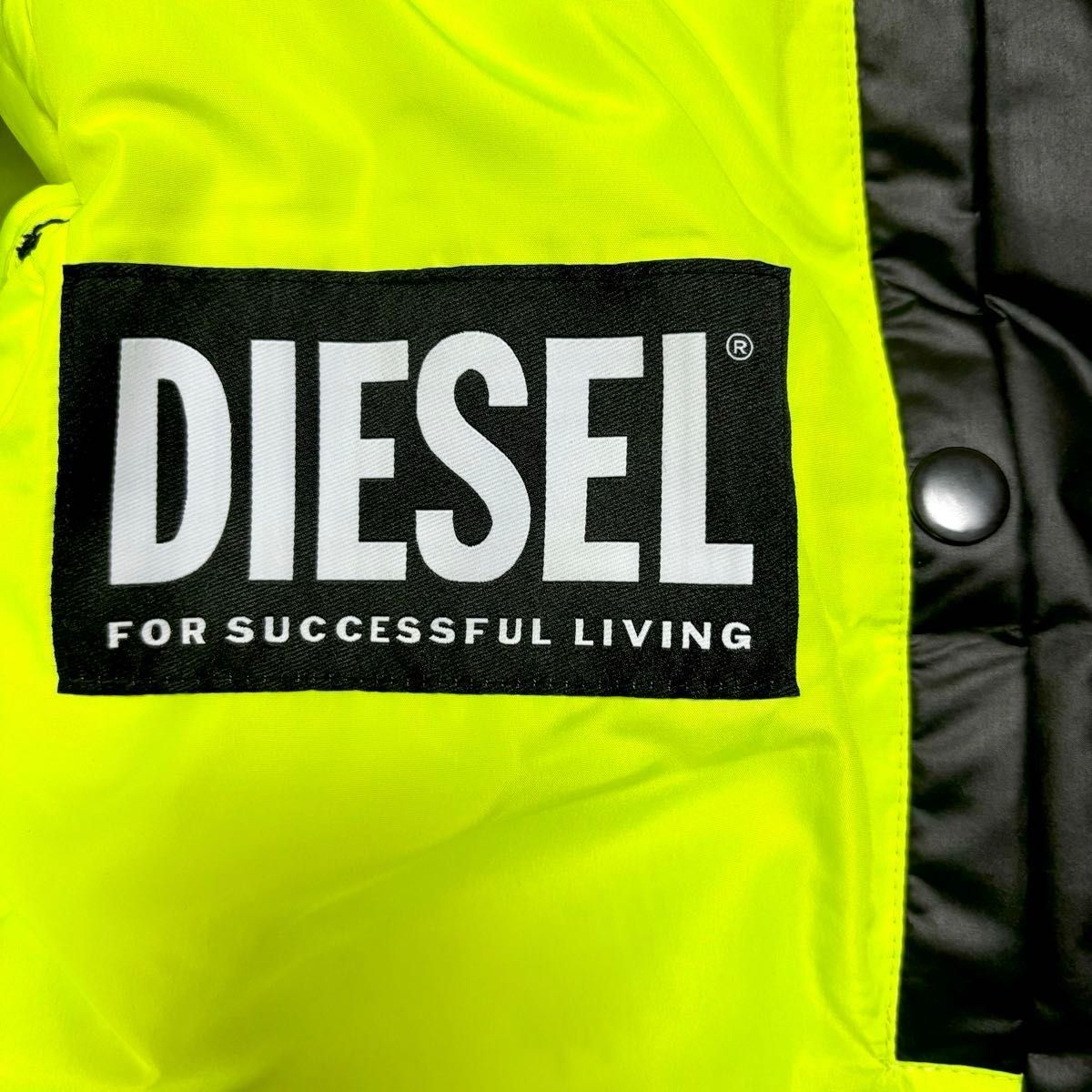 超美品】DIESEL ディーゼルロゴ型押し・ボンバーダウン 超美品】DIESEL ディーゼルロゴ型押し・ボンバーダウン