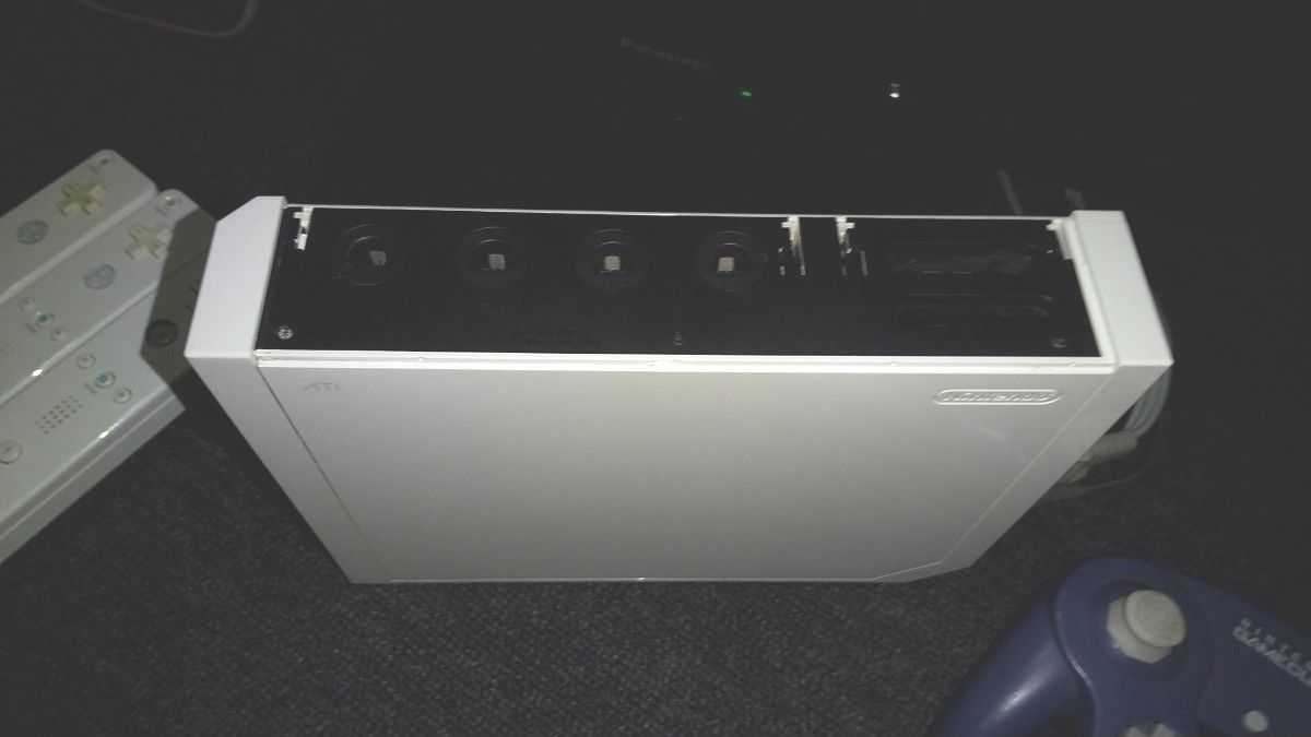 Wii 本体 wii リモコン 4個 ヌンチャク ゲームキューブ GC Wii 本体 wii リモコン 4個 ヌンチャク ゲームキューブ GC