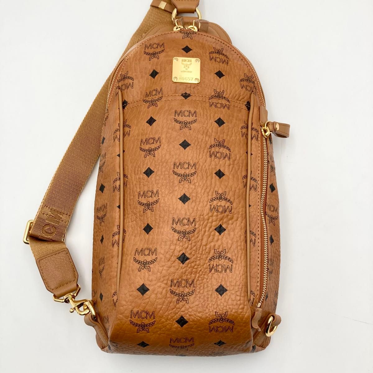 希少【極美品】MCM エムシーエム ボディバッグ スリングバッグ 希少【極美品】MCM エムシーエム ボディバッグ スリングバッグ