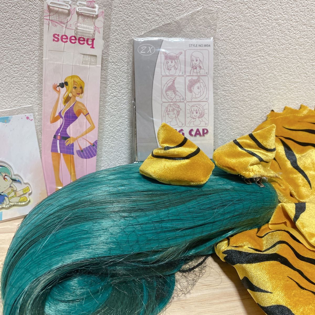 うる星やつら ラム コスプレ衣装+ウィッグ +靴下+髪飾り うる星やつら ラム コスプレ衣装+ウィッグ +靴下+髪飾り