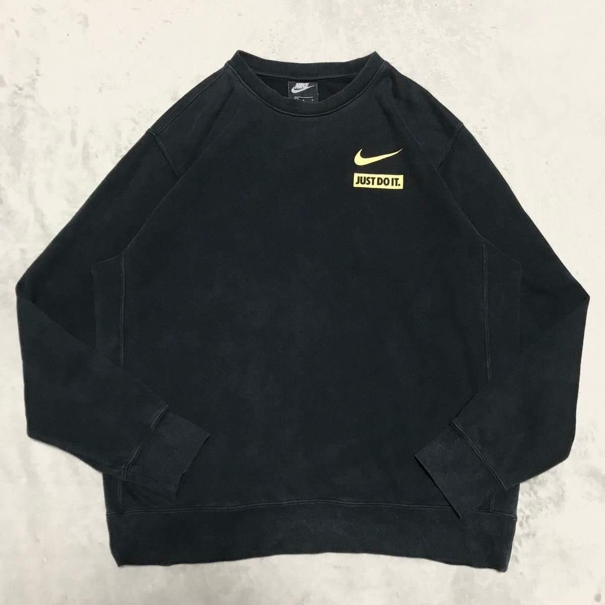 NIKE Just do it スウェット トレーナー 国旗プリント 黒金 NIKE Just do it スウェット トレーナー 国旗プリント 黒金