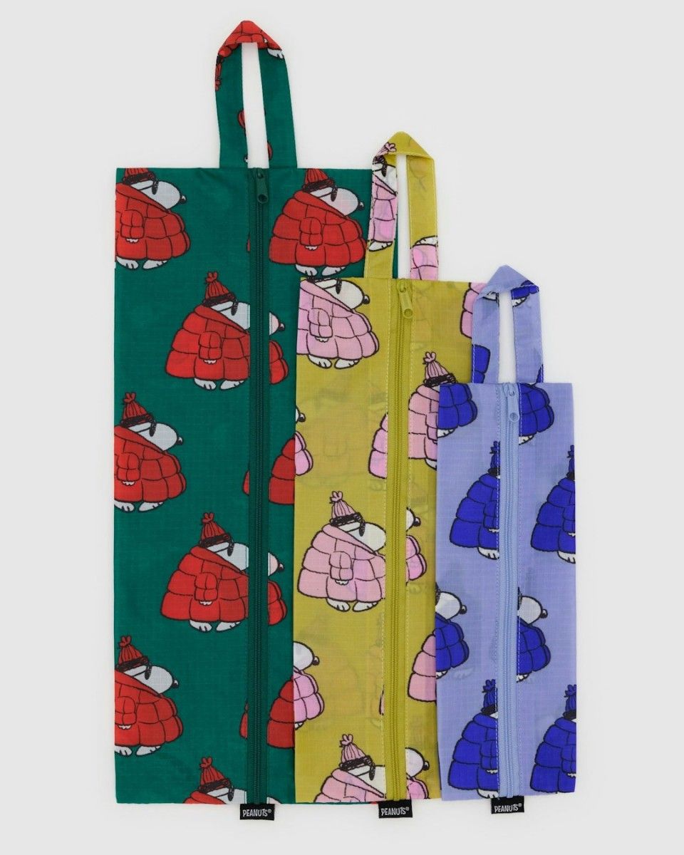 日本未入荷】BAGGU パファースヌーピー 3Dジップポーチ3点 日本未入荷】BAGGU パファースヌーピー 3Dジップポーチ3点