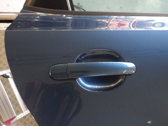 [Y10] 6RCZE 6R серия VW POLO Polo голубой GT 2014 год 9 месяц правая задняя дверь LD5L голубой шелк металлик б/у быстрое решение 