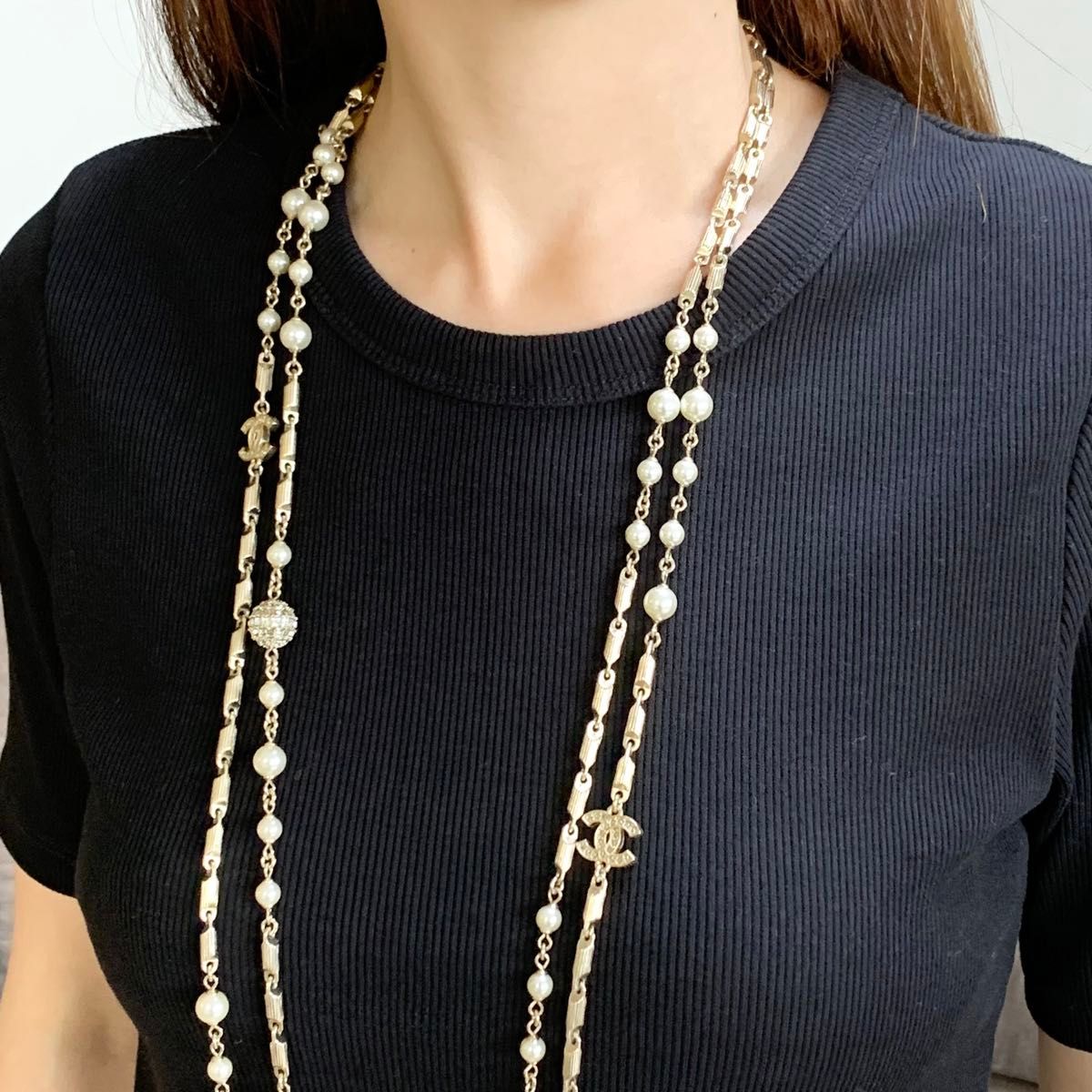 シャネル CHANEL ココマーク フェイクパール ロング ネックレス シャネル CHANEL ココマーク フェイクパール ロング ネックレス