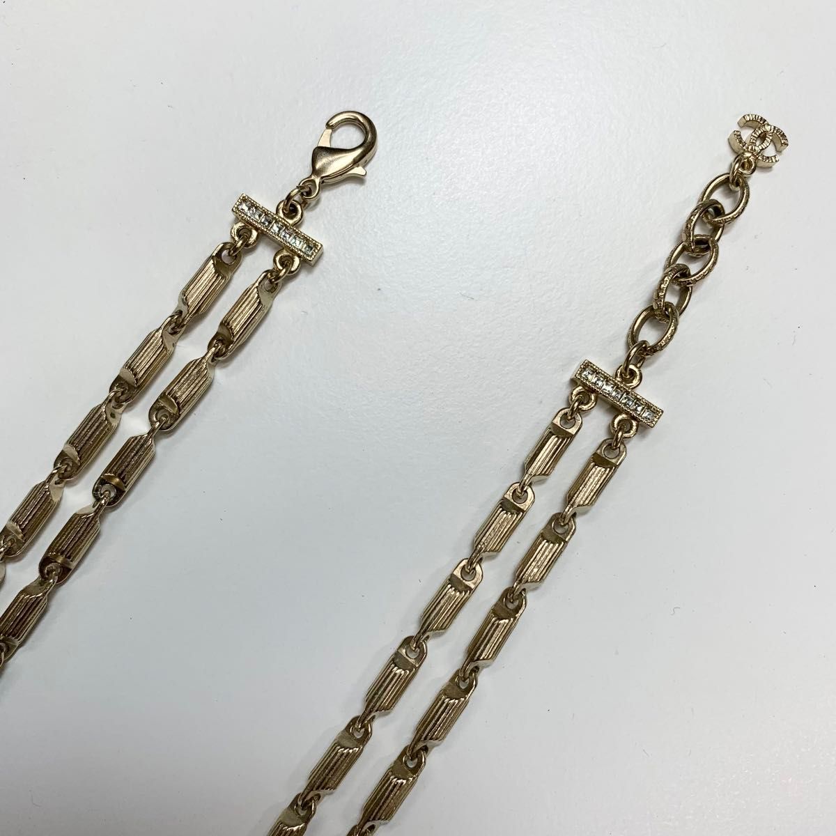 シャネル CHANEL ココマーク フェイクパール ロング ネックレス シャネル CHANEL ココマーク フェイクパール ロング ネックレス