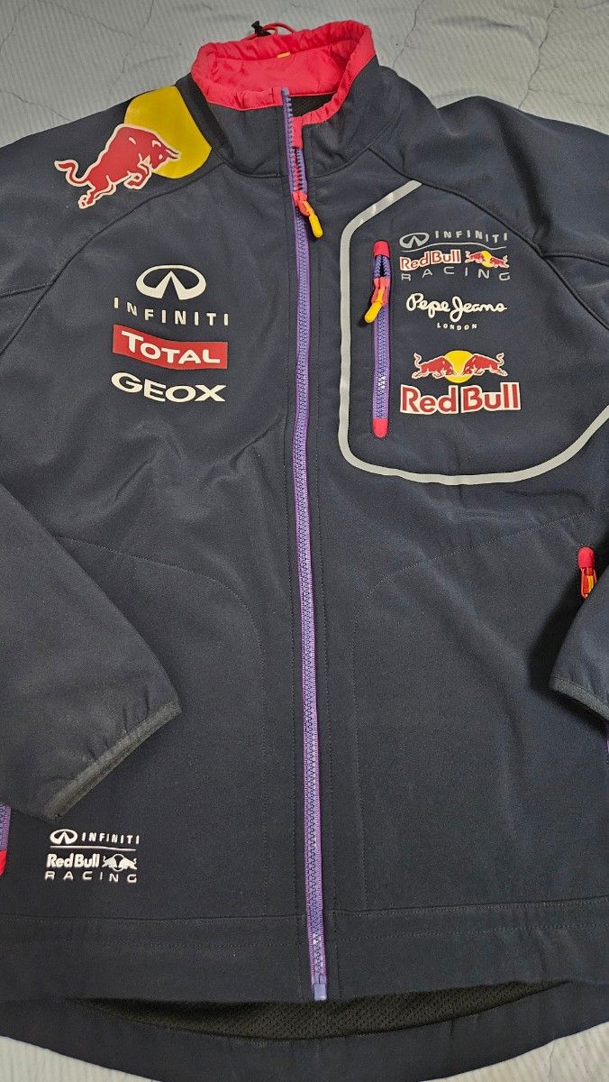 REDBULL F1オフィシャルチームレプリカ ソフトシェルジャケット REDBULL F1オフィシャルチームレプリカ ソフトシェルジャケット