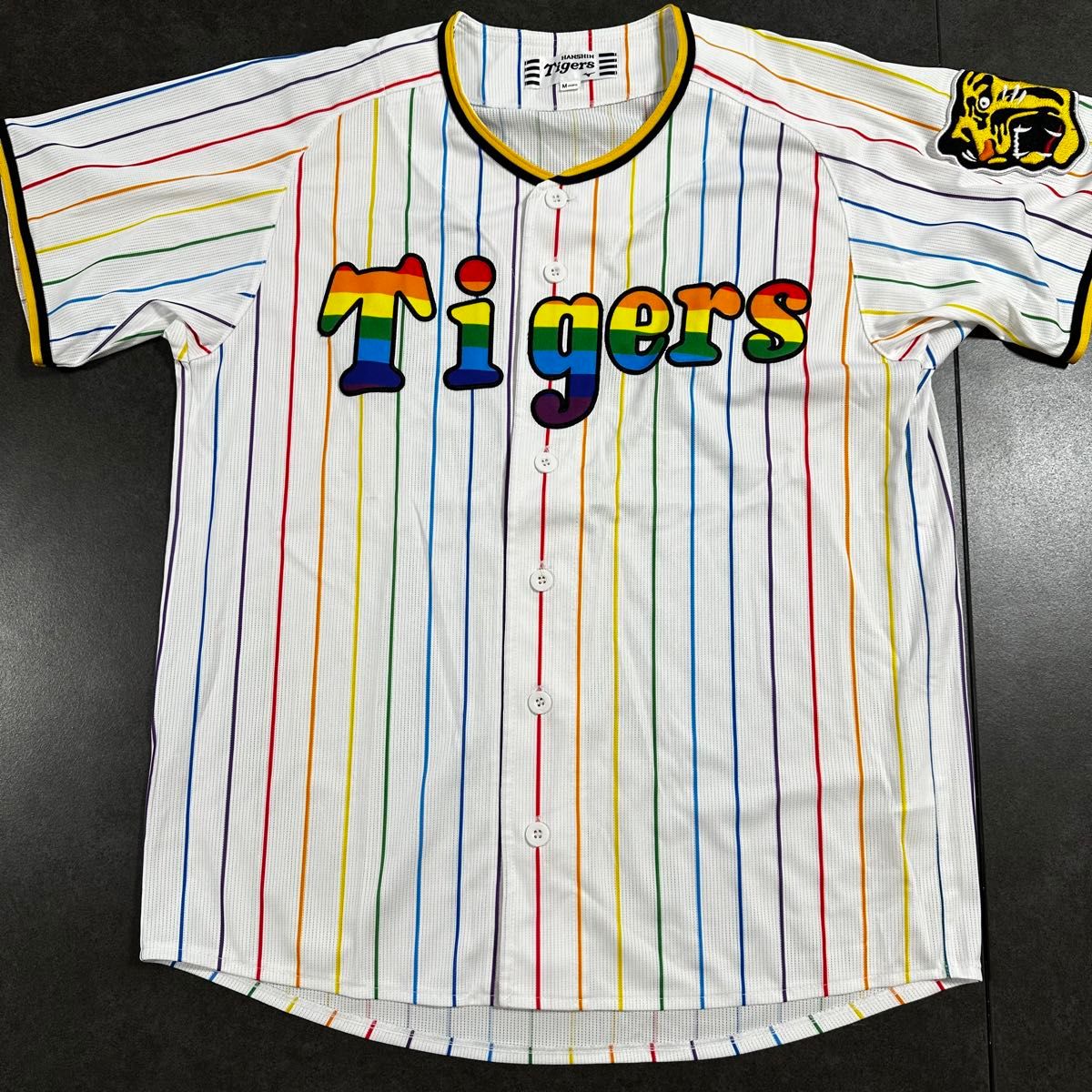 阪神タイガース ユニフォーム レインボー Mサイズ|Yahoo!フリマ 阪神タイガース ユニフォーム レインボー Mサイズ|Yahoo!フリマ