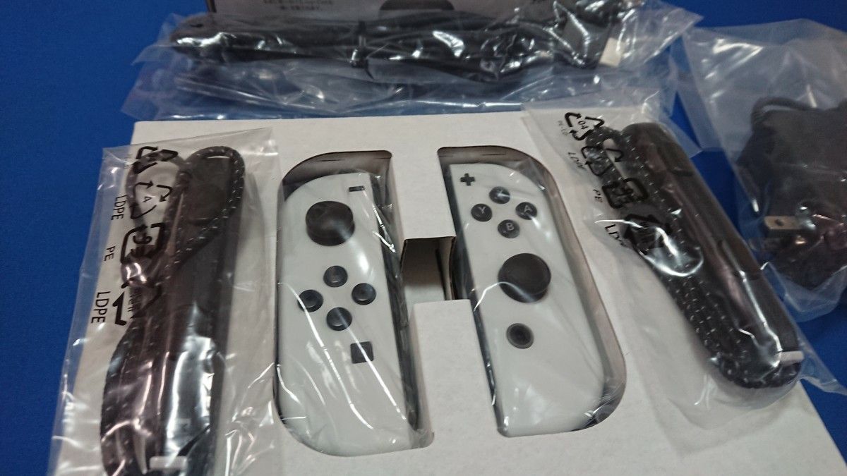 Nintendo Switch 本体 有機ELモデル ホワイト+おまけ|Yahoo Nintendo Switch 本体 有機ELモデル ホワイト+おまけ|Yahoo