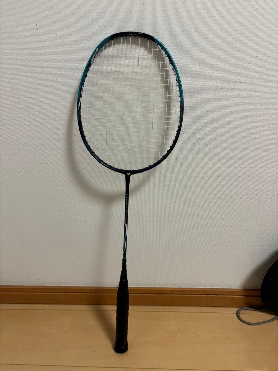 YONEX - ヨネックス ナノフレア700 バドミントンラケット NANOFLARE YONEX - ヨネックス ナノフレア700 バドミントンラケット NANOFLARE