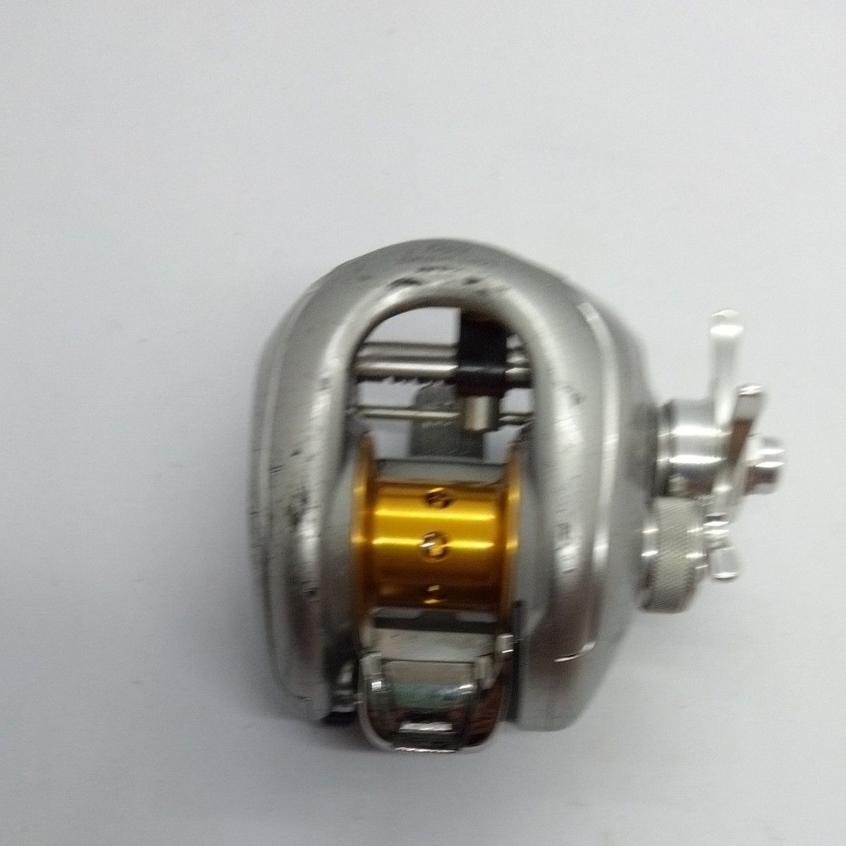 【美品】シマノ 07 メタニウムMg7 右巻き シマノ 07メタニウムMg 右巻きベイトリール ハンドルレス中古品