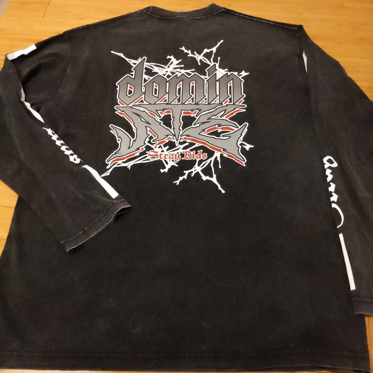 Straykids dominATE グッズ Tシャツ Straykids dominATE グッズ Tシャツ