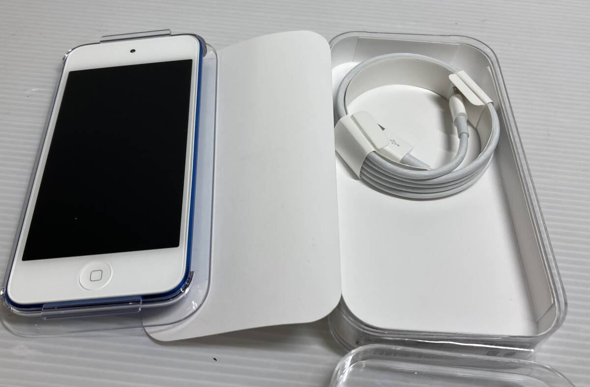 展示デモ機 アップル(APPLE) 3F758J/A iPod touch 第7世代 2019年モデル 32GB ブルー(MVHU2J/A展示型番) ケーブル/箱あり⑫